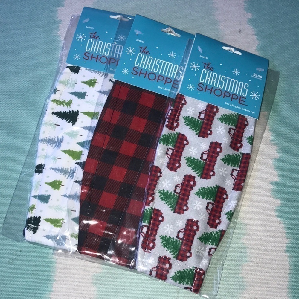 Lot of 4 Christmas Shoppe Holiday Print Cloth Face Masks Adjustable